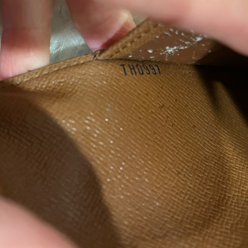 Louis Vuitton Monogram International Wallet - Picture 12 of 15